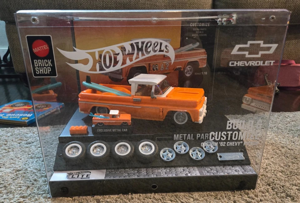 Hotwheels Custom 62 Chevy Pickup Mattel Brick House Target Display. Foto 1 de 1