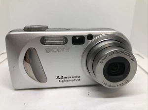 Sony Cyber-shot DSC-P8 3.2MP Digital Camera Silver No Battery No Memory Card - Picture 1 of 13