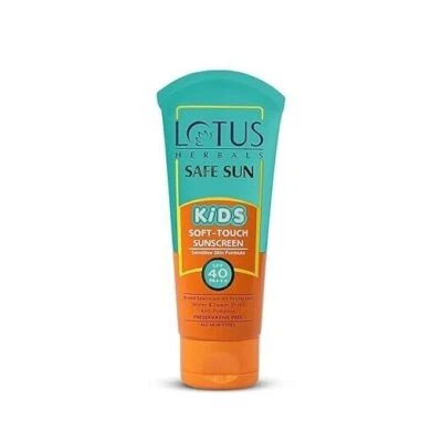 Crema protectora solar suave al tacto Lotus Herbals Safe Sun Kids FPS 40 impermeable | 80 g Foto 1 de 4