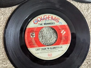 The Monkees Vinyl-8 CLASSIC 45'S - Picture 1 of 8