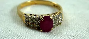 Anello in oro giallo 10 kt con filigrana di diamanti rubino ovale 1 CT misura 7,5 - Foto 1 di 12