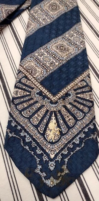 Schiaparelli WIDE TIE 70s Blue Paisley GANGSTER STYLE NEEDS DRY CLEAN - Image 1 of 4