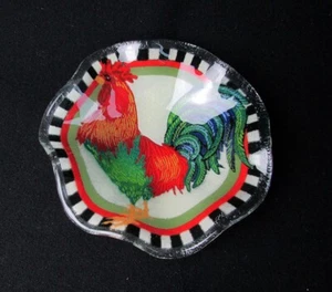 Peggy Karr Red Green ROOSTER Fused Art Glass 8” Ruffled Bowl - Signed, Farmhouse - Picture 1 of 4
