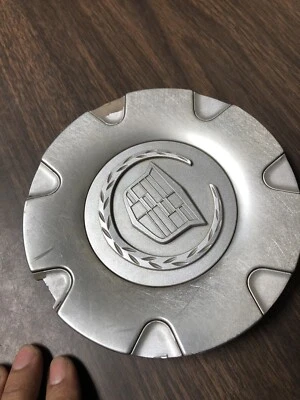 2004 2005 2006 GM Cadillac SRX center hub cap cover 9596275 Genuine OEM🇺🇸💯 - Image 1 of 4