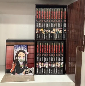 DEMON SLAYER BOX + KOMPLETTE MANGA SERIE (23 BÄNDE) Star Comics - Bild 1 von 3