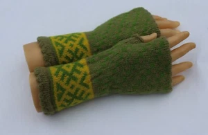 handmade fingerless gloves, size M Latvian half mittens, warm wool hand warmers - Picture 1 of 9