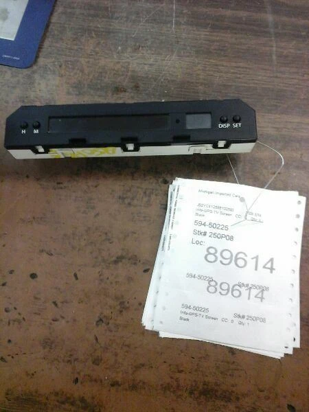 Reloj de pantalla Info-GPS-TV y temperatura para 07-12 SX4 108987 Foto 1 de 1