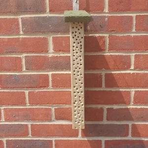 Wooden Insect Bee House Natural Wood Bug Hotel Shelter Garden Nest Box 19cm - Picture 1 of 4