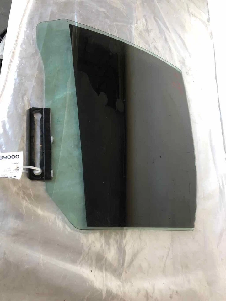 Ford Escort 1997-2002 puerta trasera ventana de vidrio con conductor tintado izquierda izquierda izquierda Foto 1 de 4