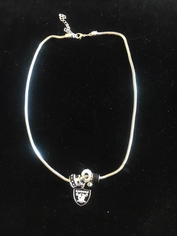 Oakland Raiders FiveBead Necklace Brand New In Package Cover