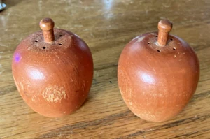 Wooden Apples Salt And Pepper Shakers - Picture 1 of 3