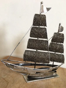 Vintage Kunstwerk Skulptur Metalldose gebürstet schwarz Galeone Segelschiff 26 cm - Bild 1 von 5