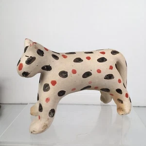 Vintage Folk Art Pottery Spotted Cat Cheetah Leopard Red Black 4.5” Long - Picture 1 of 5