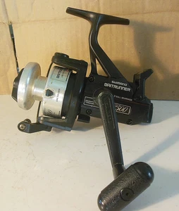 SHIMANO BAITRUNNER 3500 spinning reel- PARTS /REPAIR PROB. ANTI REVERSE- - Picture 1 of 7