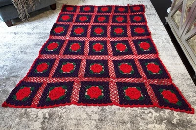 Manta afgana abuela rosas rojas ganchillo hecha a mano vintage 56x75 Foto 1 de 4