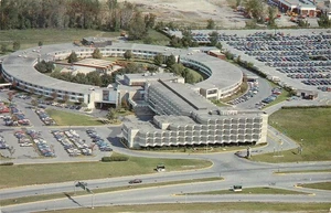 Cartolina d'epoca Montreal Airport Hilton International Hotel Aerial - Foto 1 di 2