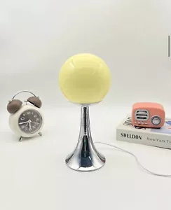 Flared Trumpet Base Space Age Retro 50's Lamp Bauhaus MCM Beside Table Glass LED - Picture 1 of 3