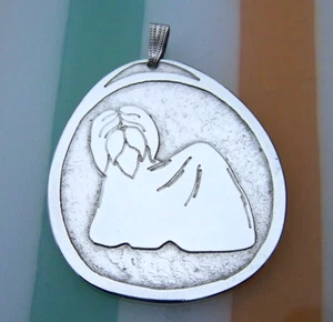 BEAUTIFUL EDINBURGH HALLMARKED 1978 SOLID SILVER OLD ENGLISH SHEEP DOG PENDANT - Picture 1 of 4