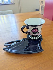 Unusual Disneyland Paris Alice in Wonderland Cup and Saucer, rare, hard to find. - Picture 1 of 9