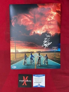 Foto firmada autografiada por Noah Schnapp 11x14 Stranger Things Will Beckett certificado de autenticidad - Imagen 1 de 1
