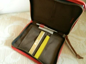 ^ BNWT Fossil Leather Brown Passport Case Wallet Including Pen with RFID RRP £49 - Picture 1 of 11