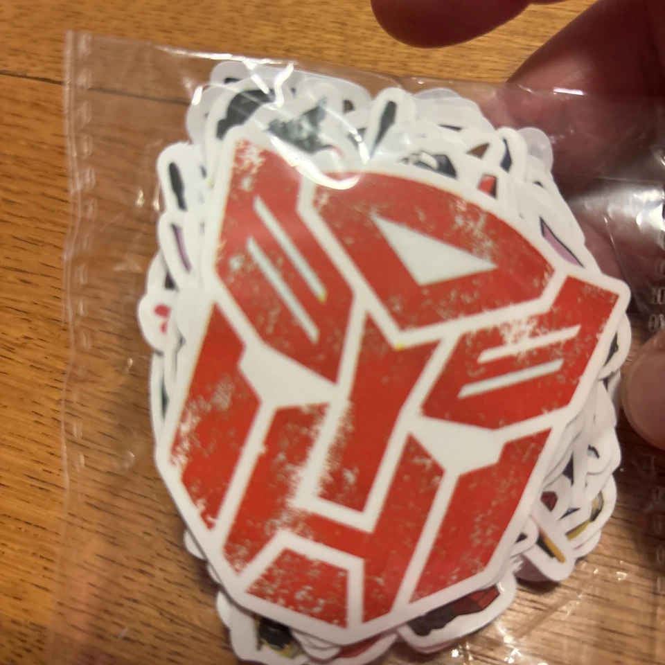 变形金刚生日派对战利品袋填充物50贴纸和24个钥匙链 — 第 1/4 张图片