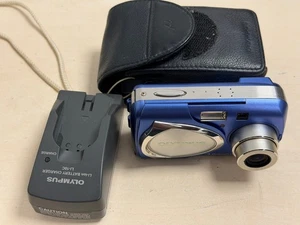 Olympus fotocamera digitale 4,0 megapixel zoom ottico compatto blu - Foto 1 di 11