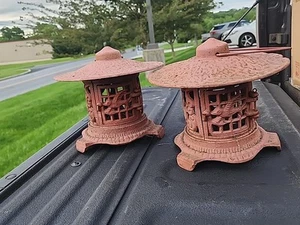 Paar Vintage Gusseisen japanische asiatische Pagode Laterne Gartendeko AntiBug Kerze - Bild 1 von 9