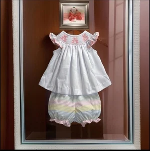 Mädchen Neu mit Etikett klassisches launisches gesmoktes Kleid Set & Unterhose Ostern kostenlose Schleife 6 Monate - Bild 1 von 9