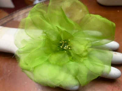 vintage millinery 1960s hand rolled pin back 6" flower apple green organza USA - Изображение 1 из 4
