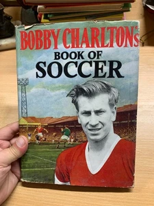 1960 "BOBBY CHARLTON'S BOOK OF SOCCER" PRIMERA EDICIÓN MAN UTD FOOTBALL HB BOOK (P4) - Imagen 1 de 17