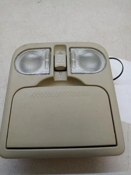 Mitsubishi Galant 2005 techo superior consola domo luz OEM 829406 Foto 1 de 4