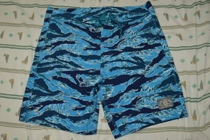 NWOT Zero Foxtrot Blue Tiger Stripe Board Surf Shorts Mens XL Extra large - Bild 1 von 5