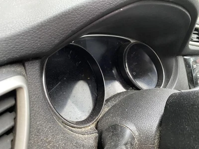 Medidor de velocímetro usado se adapta a: Nissan Rogue Cluster 2014 VIN 5 primer dígito construido en EE. UU. Foto 1 de 4