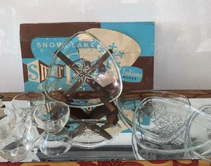 Vintage Indiana Glas Schneeflocke Smart Set 4 Tassen & Teller für Snack Tee Mittagessen - Bild 1 von 8