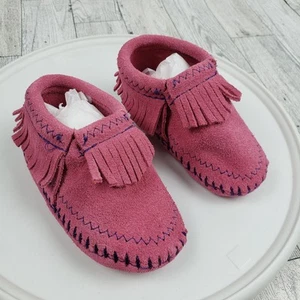 MINNETONKA Hot Pink Suede Shoes Riley Bootie Infant Baby Size 3 Moccasins EUC - Picture 1 of 8