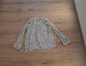 H&M, Langarmbluse, weiß mit schwarzen Punkten, Größe 34 - Bild 1 von 3