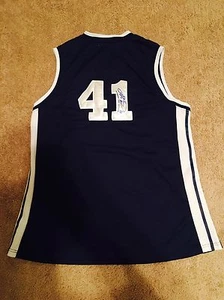 Dirk Nowitzki Autographed Dallas Mavericks Jersey/ JSA - Picture 1 of 4