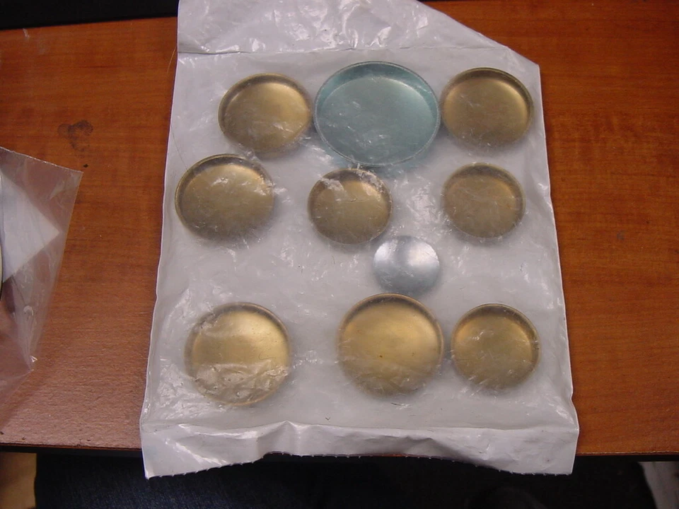 New Engine Block Core Plug Set  Brass + Steel Triumph TR250 TR6 — 第 1/2 张图片