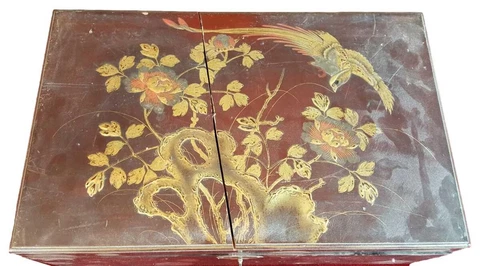 LAP DESK IN LACQUERED WOOD IN LACQUERED WOOD. ORIENTAL MOTIVES. JAPAN. XIX CENTU Cover