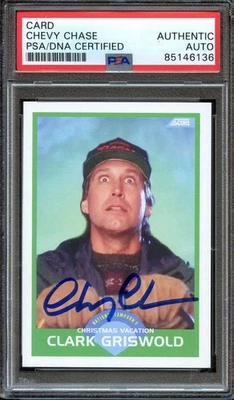 CHEVY CHASE PSA/DNA AUTO CHRISTMAS VACATION CLARK GRISWOLD 1989 SCORE BASEBALL  - Image 1 of 2