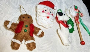 Set 4 decorazioni vintage fatte a mano in feltro farcito albero di Natale Babbo Natale cane zenzero - Foto 1 di 8