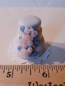 Dollhouse Miniature White/Silver/Light Pink Wedding Cake 1:12 Scale - Picture 1 of 2