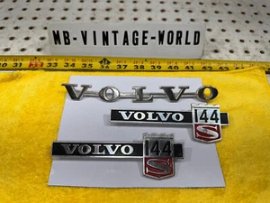 Genuine Volvo 1974 144 S sedan front fender sides rear trunk Metal OEM 3 Emblems - Bild 1 von 23