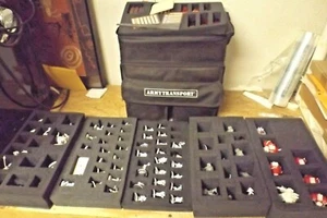 75 WARMACHINE GAME FIGURES & Large FOAM SABOL DESIGNS "ARMY TRANSPORT" CARRIER - Picture 1 of 12