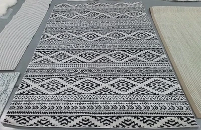 Alfombra Mancha Trasera Marfil/Negro 6'-0" x 9'-0", Precio Reducido 1172780506 TUL272B-6 Foto 1 de 4