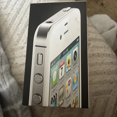 Apple iPhone 4  8GB White Unlocked Smartphone - Image 1 of 4