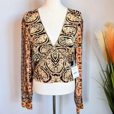 Camisa Top Free People Wild & Free Cuello en V Recortada Boho Paisley Talla Mediana/Grande Nueva Foto 1 de 4