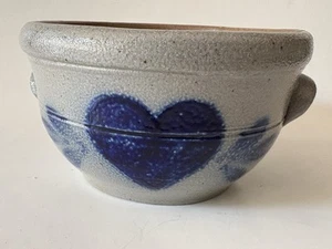 5” Rim - Rowe Pottery Works Bowl Blue Heart Salt Glazed Exc. Cond. 3” Tall EUC - Picture 1 of 7