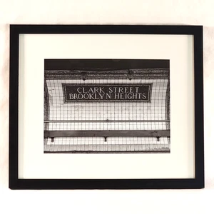 Clark Street Brooklyn Heights Fotodruck 20,5 mal 24,5 Zoll Rand gerahmt - Bild 1 von 2